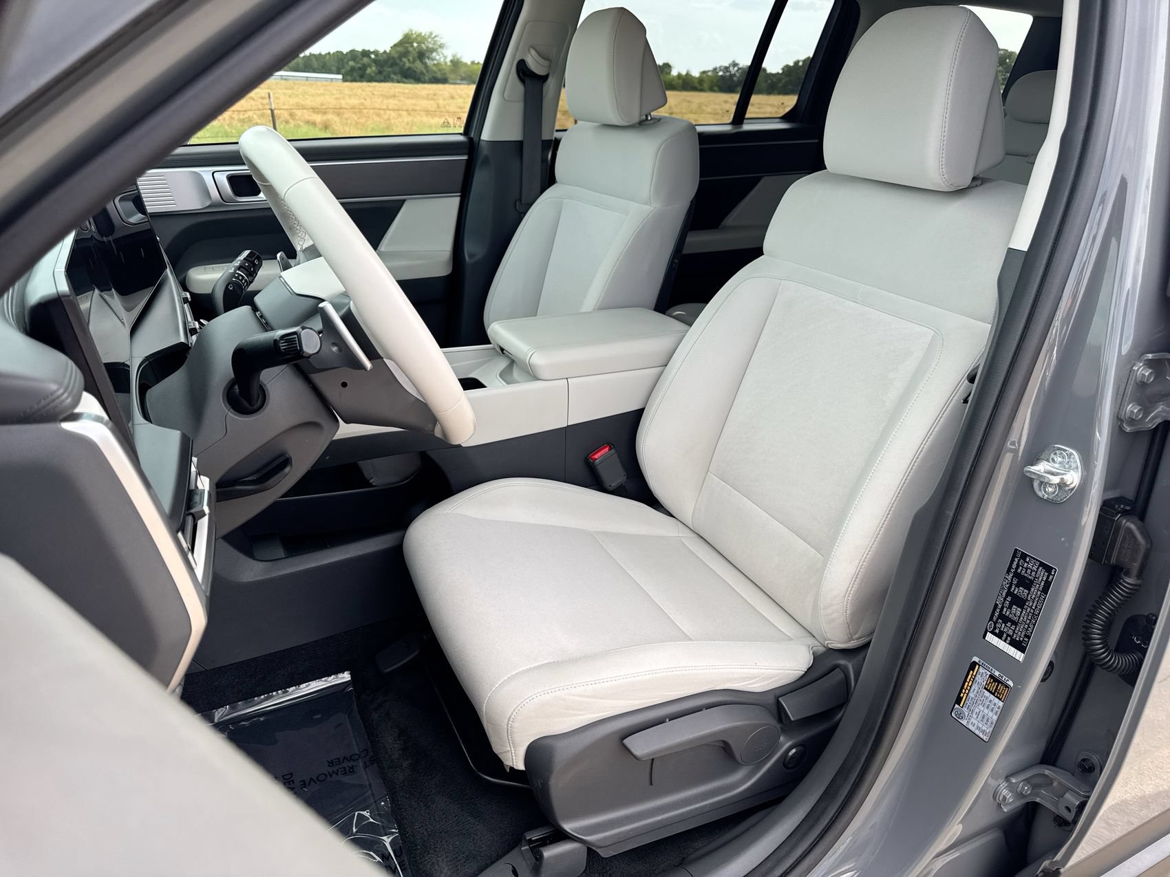 Used 2024 Hyundai Santa Fe SE FWD image 11