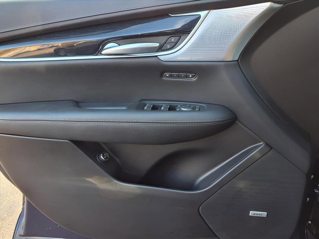 Used 2025 Cadillac XT5 Premium Luxury image 21