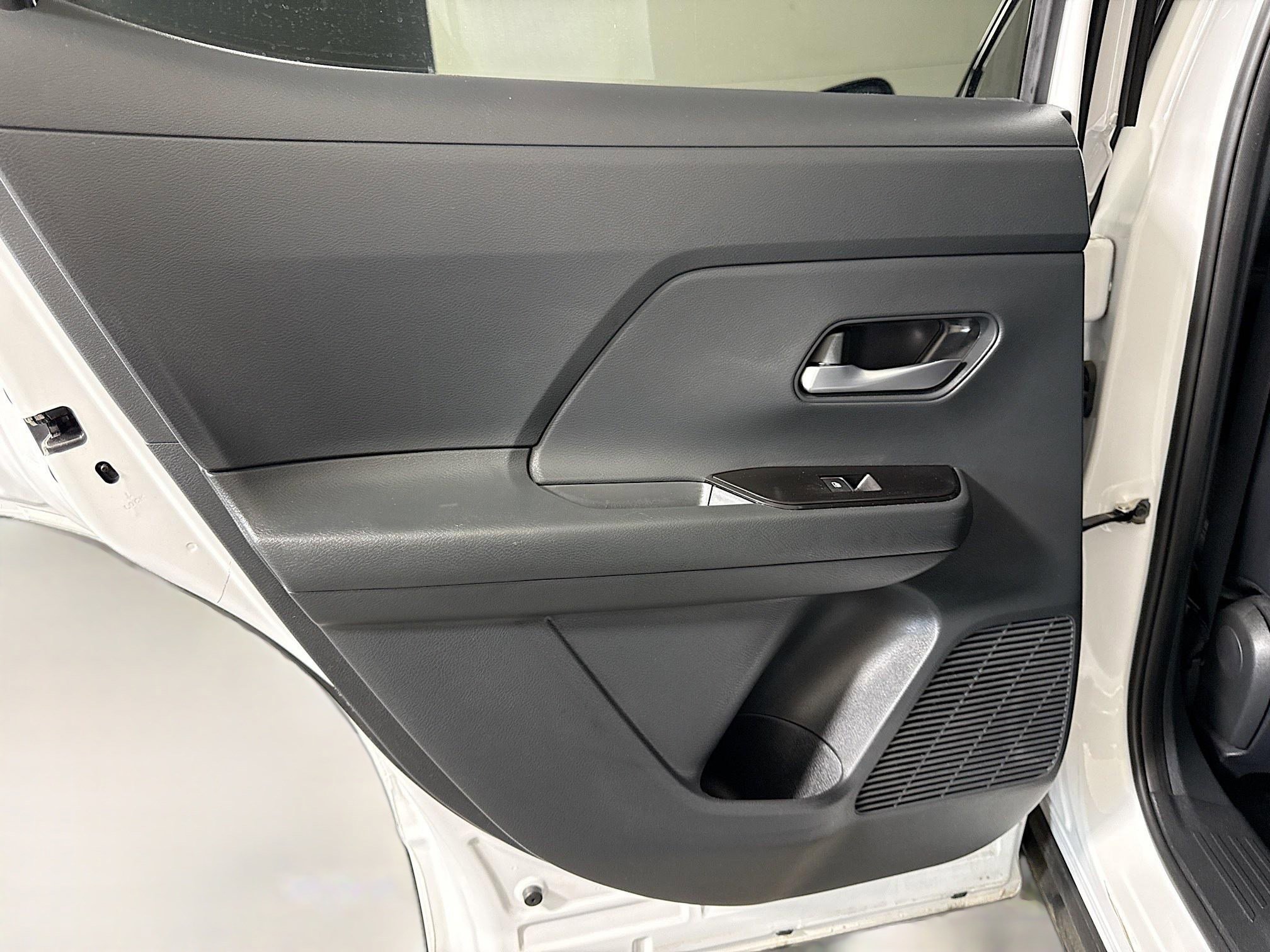 Used 2026 Nissan Kicks SR w/ SR Premium Package FWD image 26
