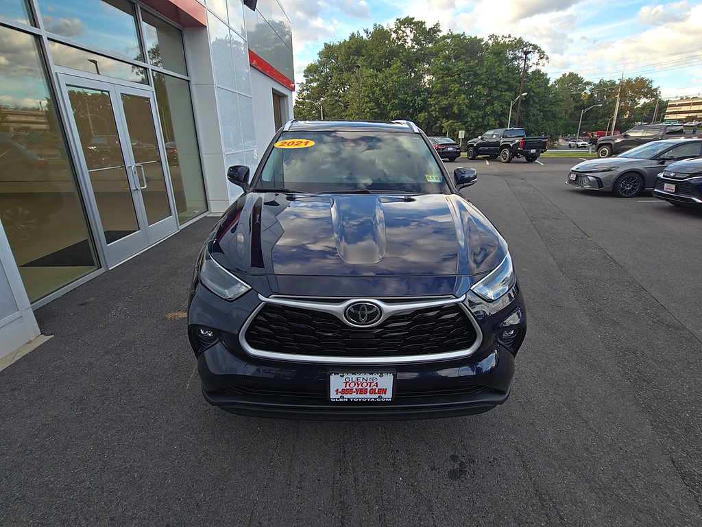 Certified 2021 Toyota Highlander XLE AWD/4WD image 22