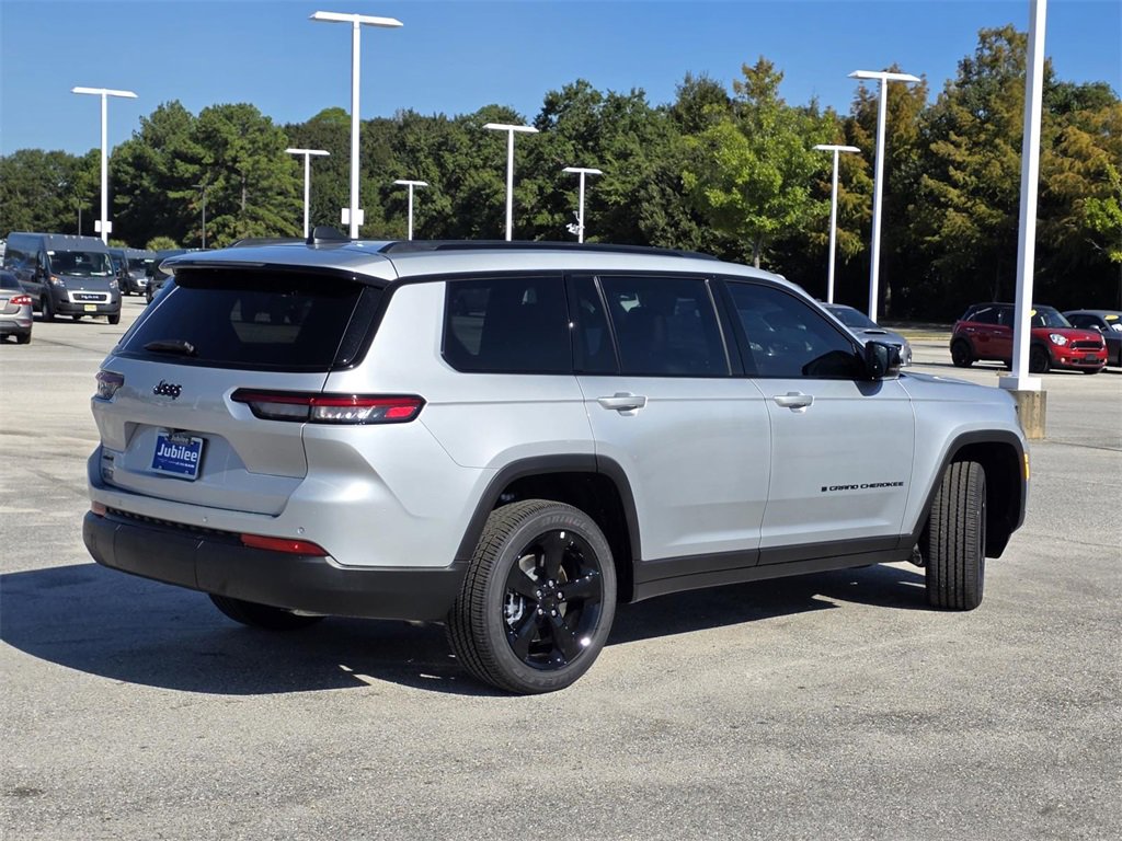 New 2025 Jeep Grand Cherokee L Altitude image 5