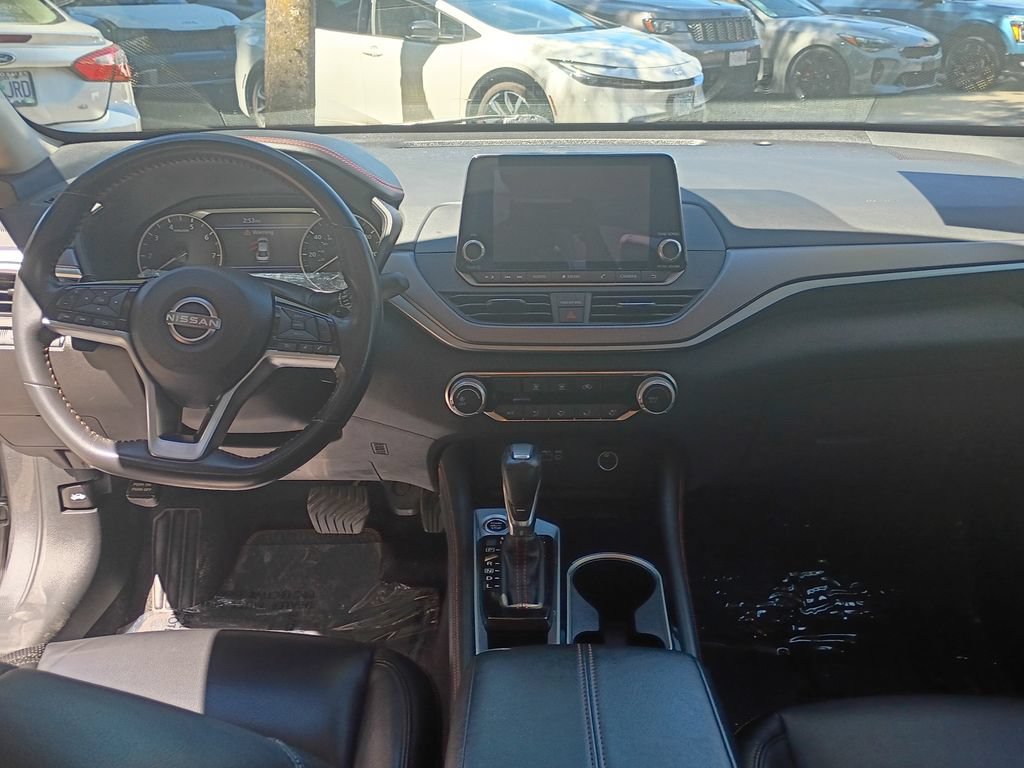 Used 2024 Nissan Altima 2.5 SR FWD image 18