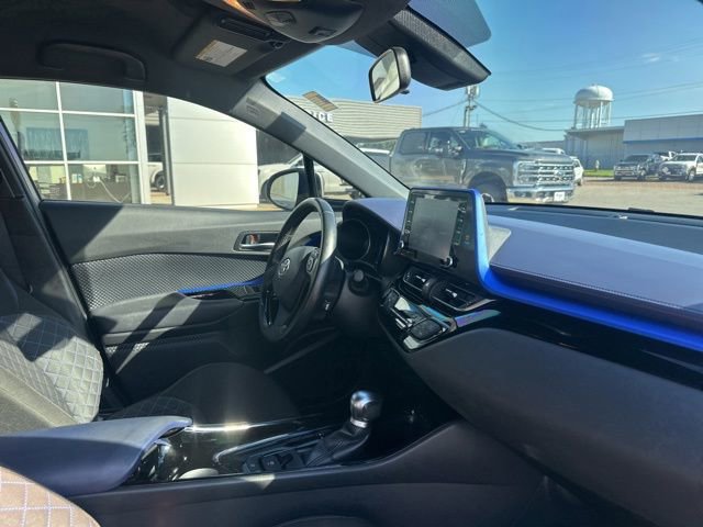 Used 2020 Toyota C-HR XLE FWD image 10