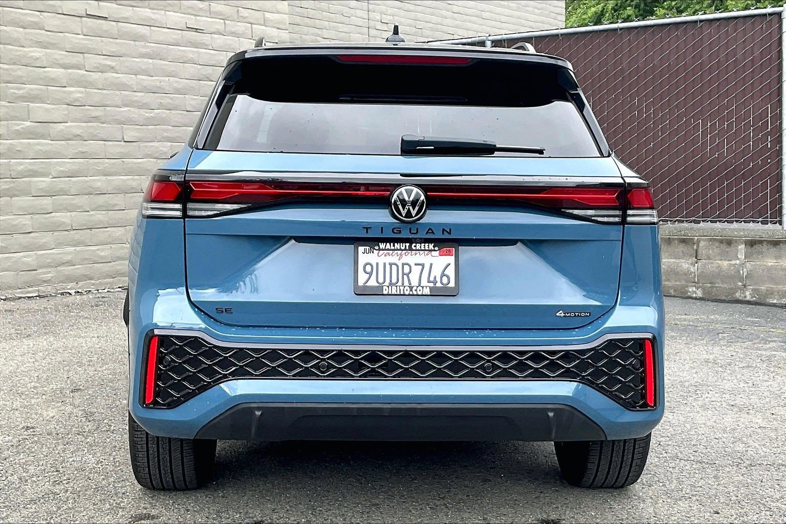 Certified 2025 Volkswagen Tiguan SE R-Line AWD/4WD image 3