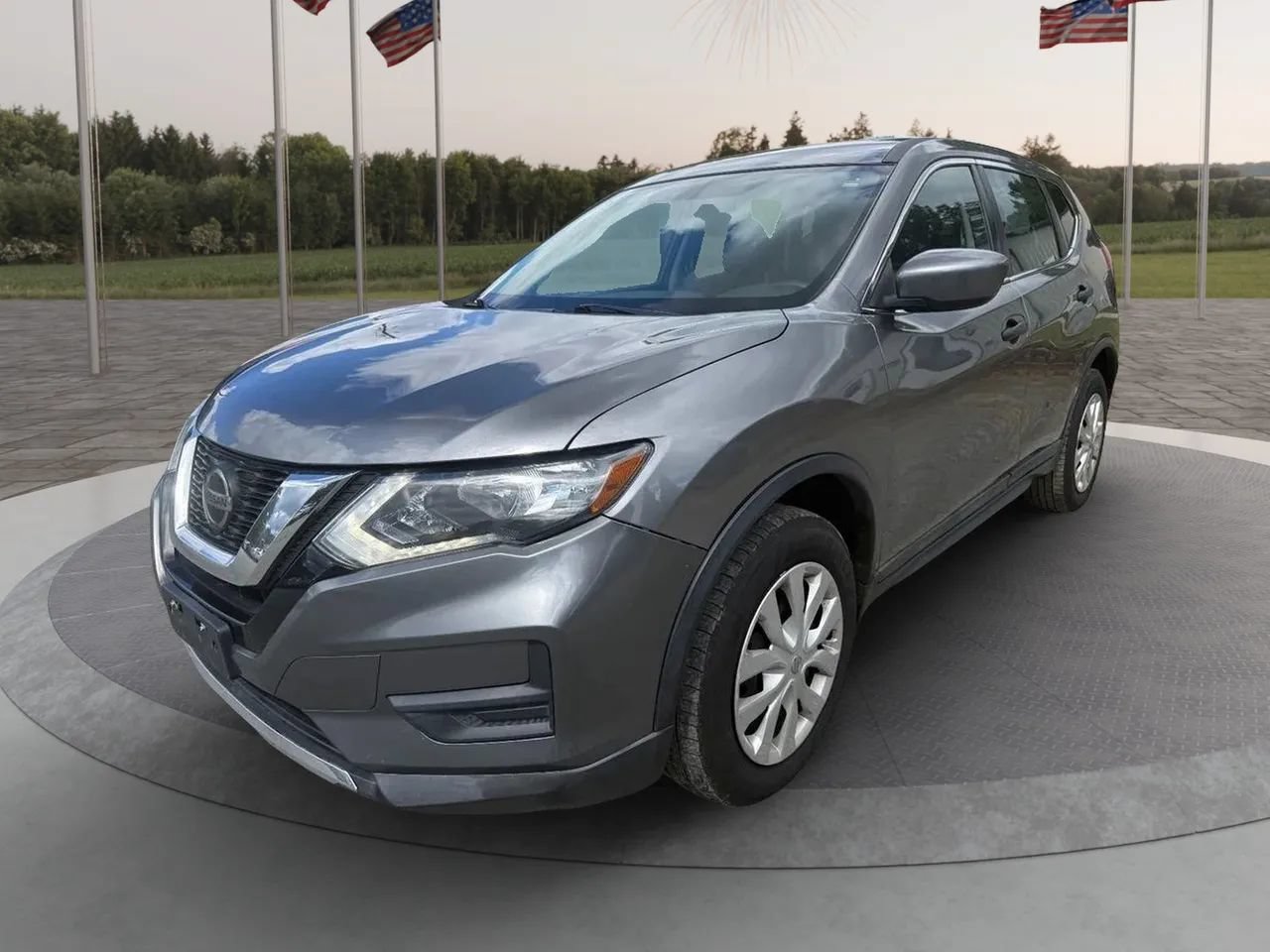 Used 2018 Nissan Rogue S AWD/4WD image 1