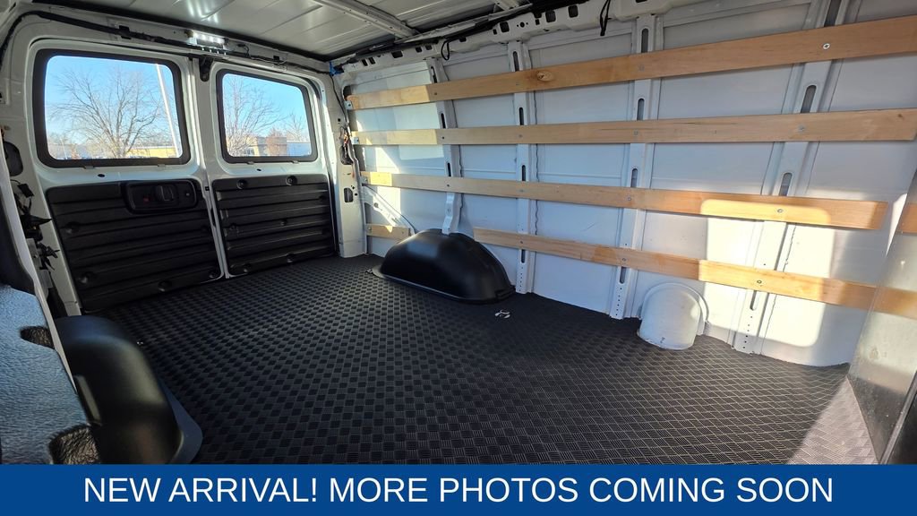 Used 2024 GMC Savana 2500 w/ Driver Convenience Package image 13