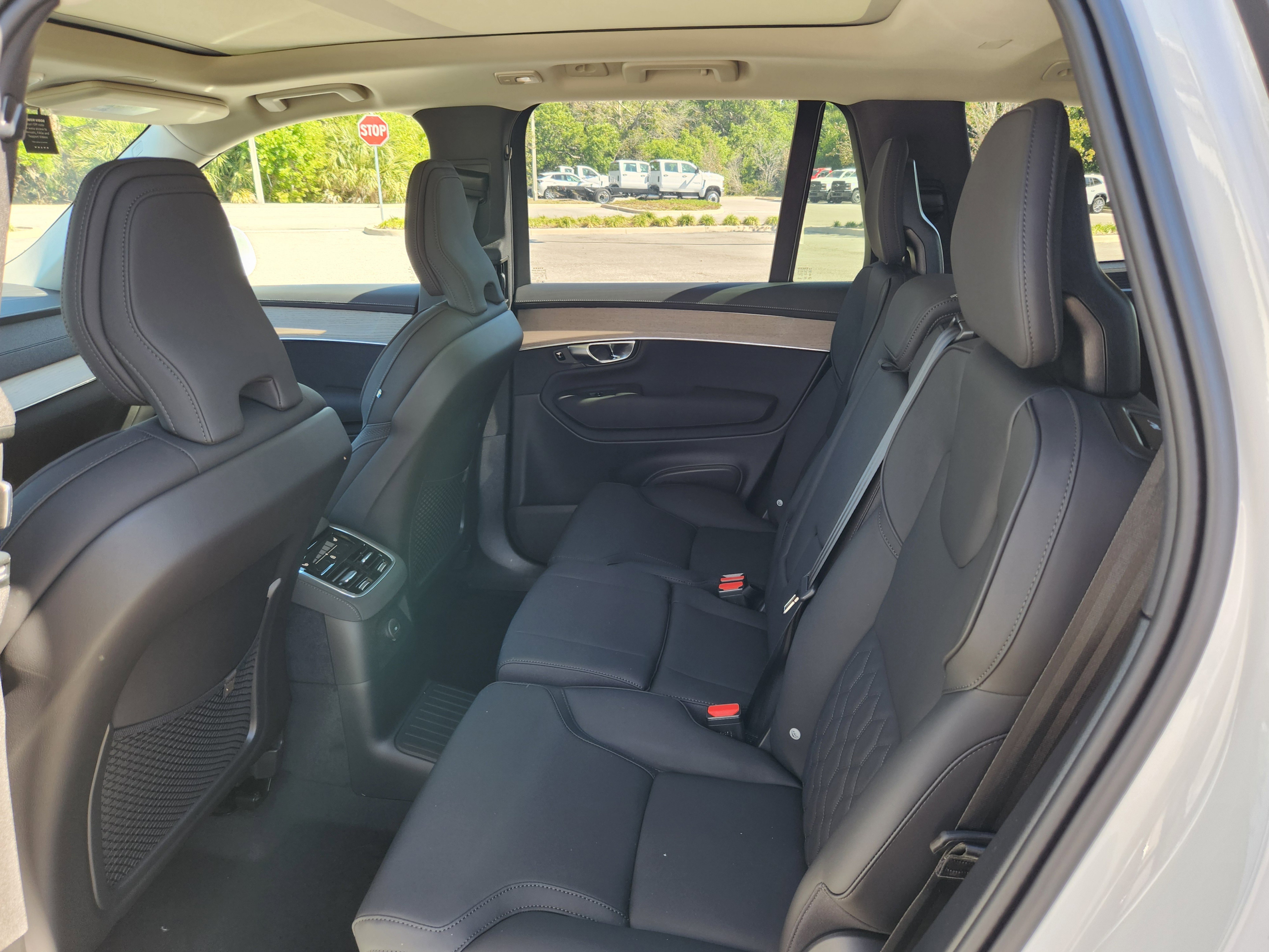 New 2025 Volvo XC90 T8 Plus w/ Protection Package image 18