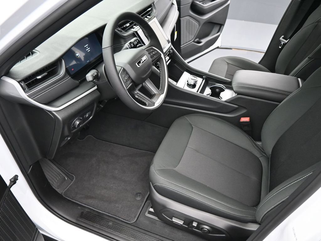 New 2025 Jeep Grand Cherokee L Laredo w/ Luxury Tech Group I image 9