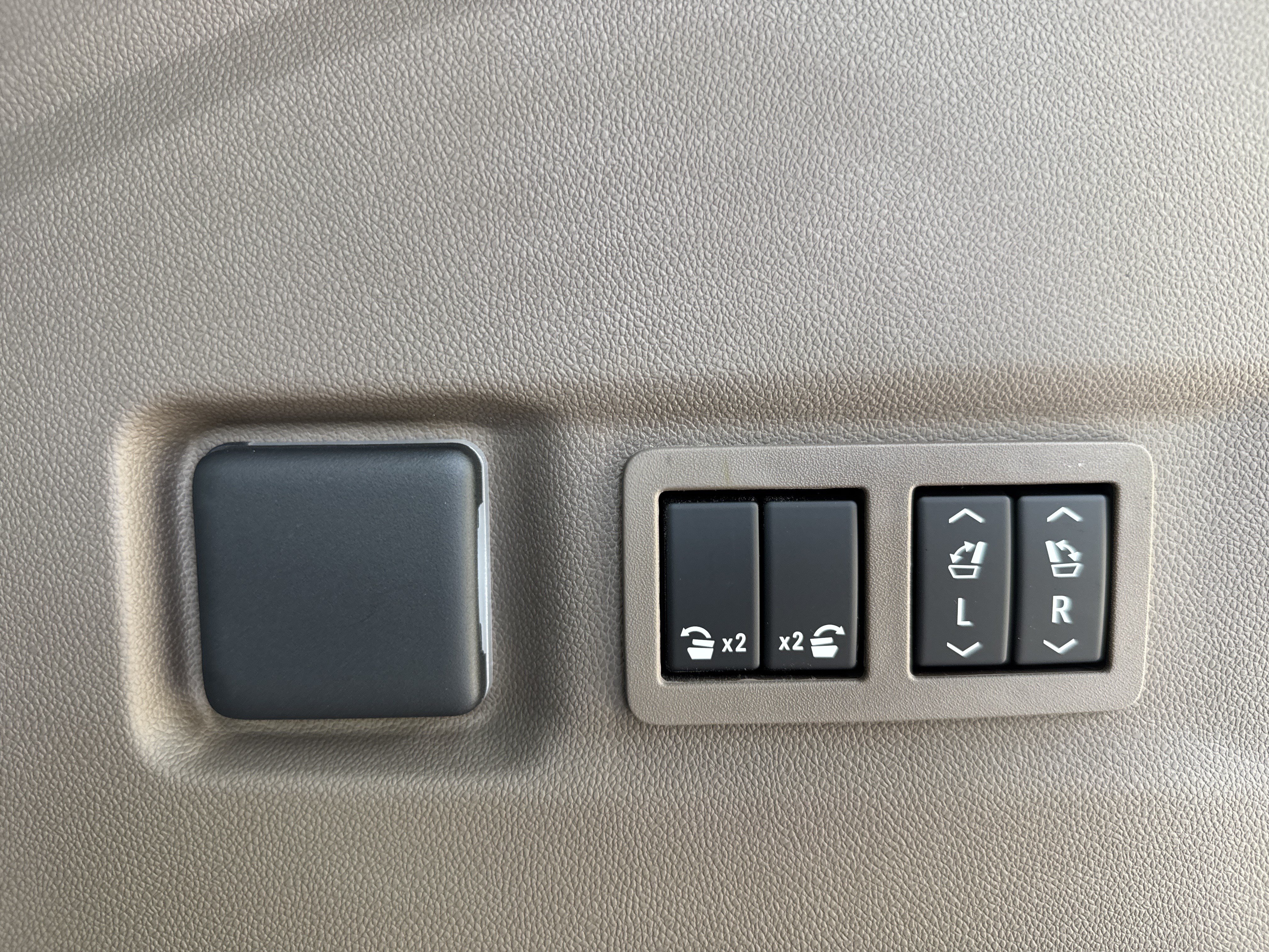 New 2026 GMC Yukon XL Denali w/ Denali Reserve Package RWD image 40