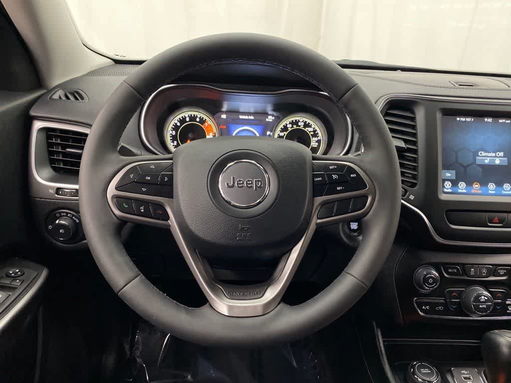 Used 2022 Jeep Cherokee Latitude Lux w/ Mopar Interior Package AWD/4WD image 18