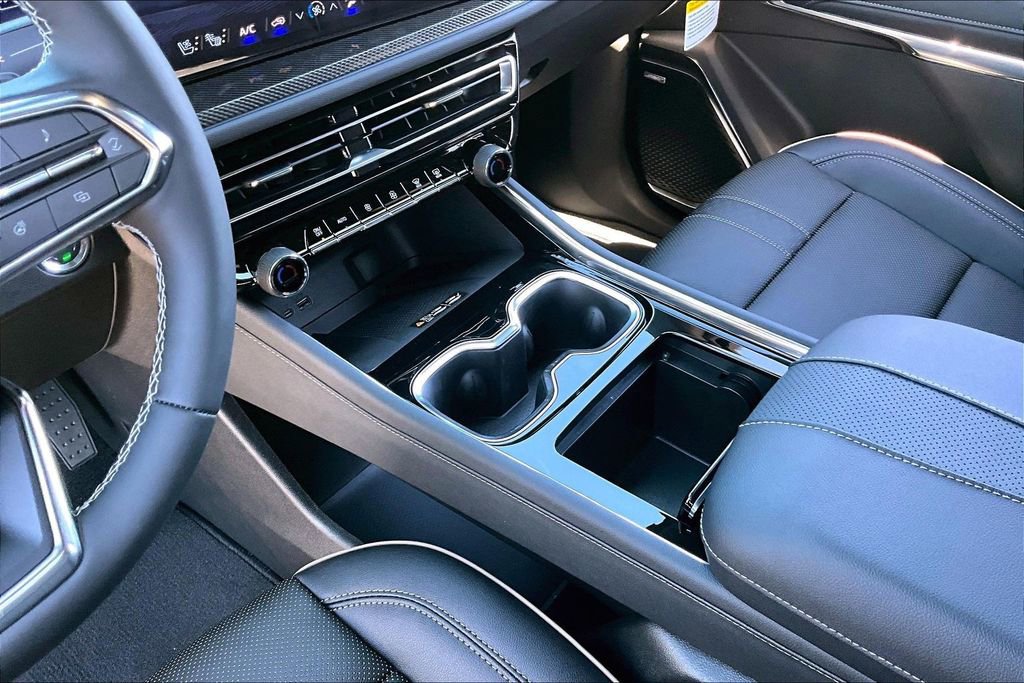 New 2026 Chevrolet Traverse High Country image 8