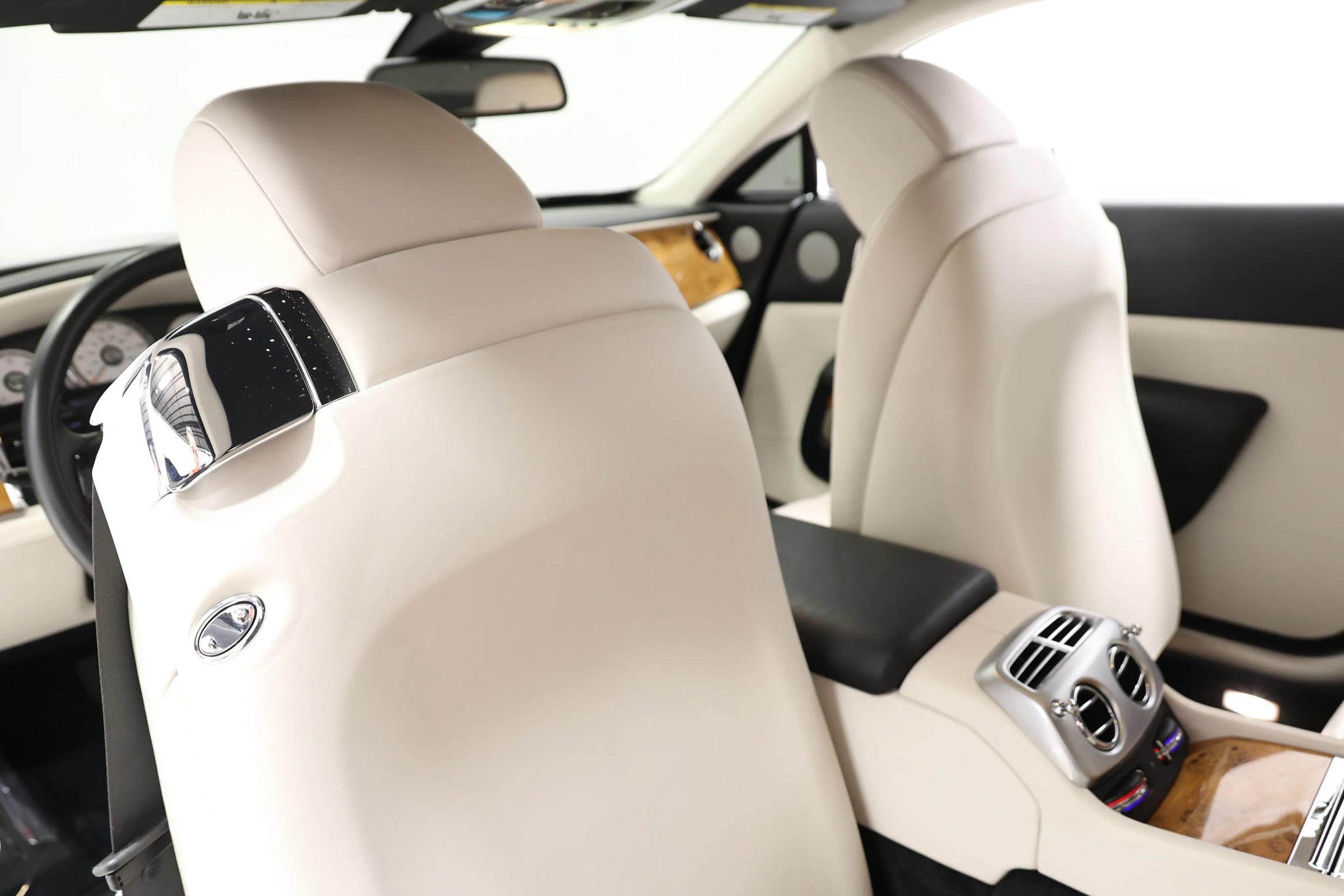 Used 2017 Rolls-Royce Wraith RWD image 74