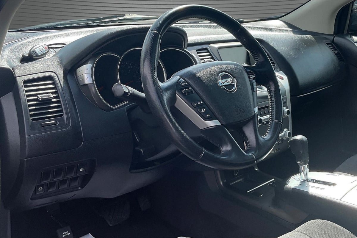Used 2012 Nissan Murano SV AWD/4WD image 16