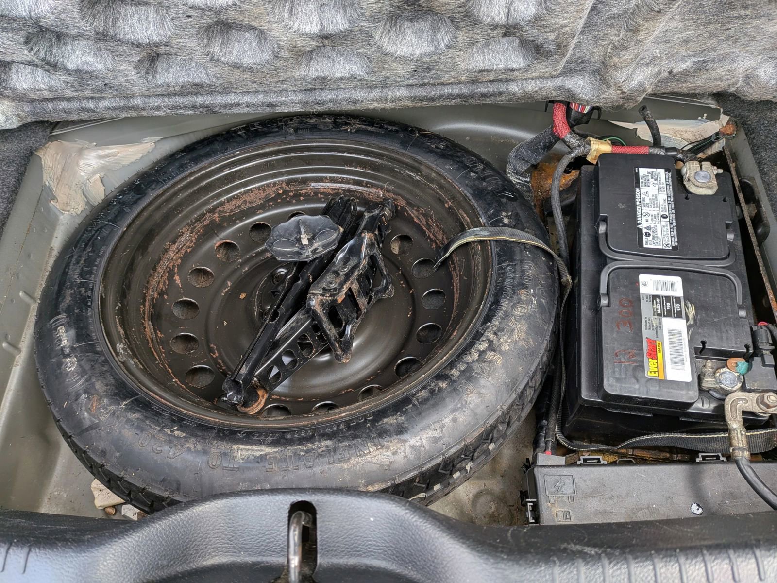 Used 2012 Chrysler 300 Limited image 26