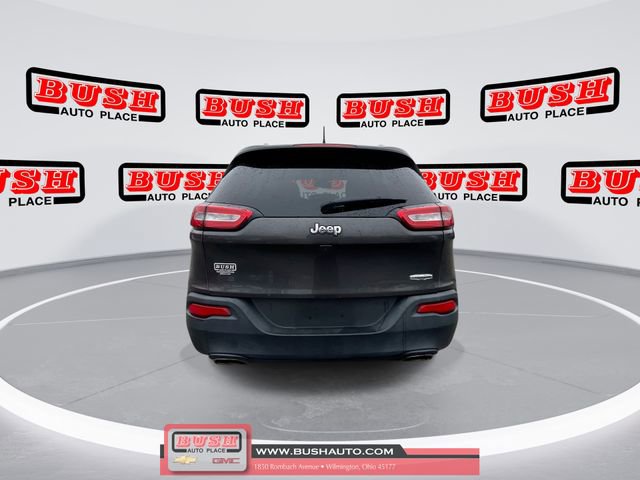 Used 2017 Jeep Cherokee Latitude w/ Comfort & Sound Group image 9