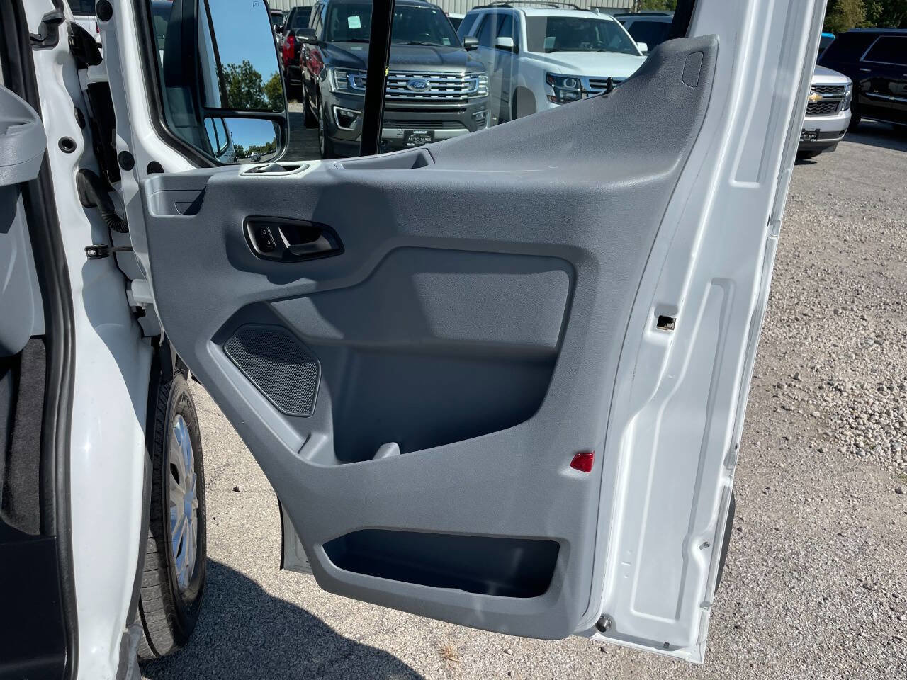 Used 2015 Ford Transit 150 XLT RWD image 17