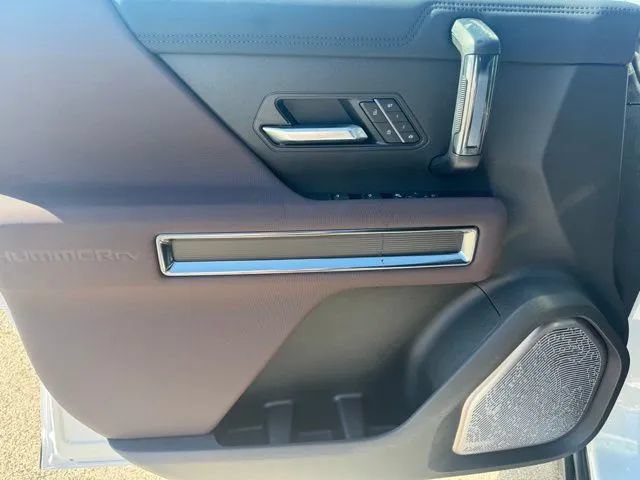 New 2026 GMC Hummer EV SUV w/ LPO, Illumination Package AWD/4WD image 12