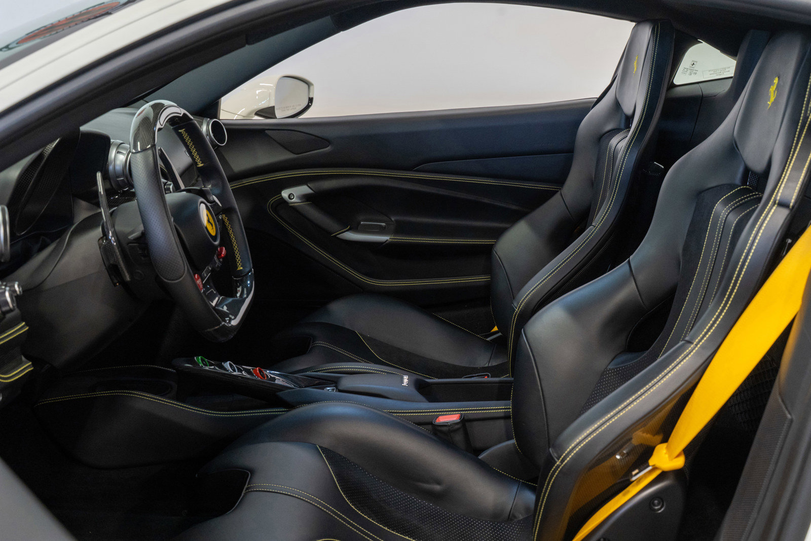 Used 2021 Ferrari F8 Tributo RWD image 3