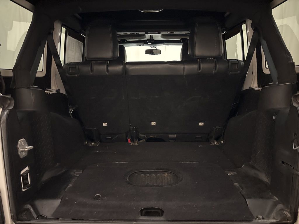 Used 2015 Jeep Wrangler Unlimited Rubicon w/ Dual Top Group image 10