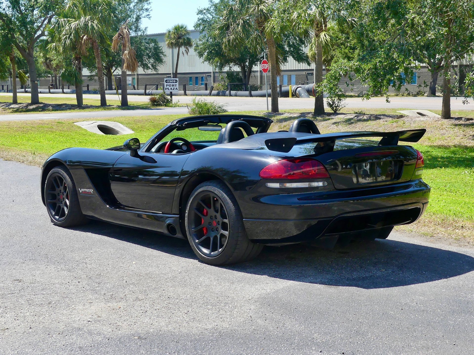 Used 2004 Dodge Viper SRT-10 image 13