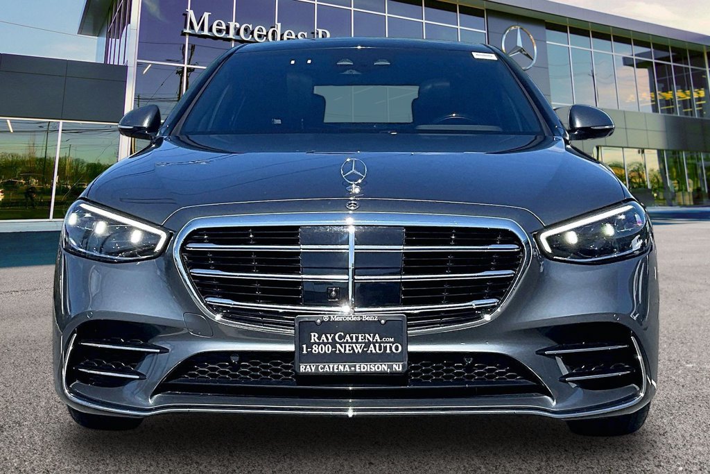 Used 2025 Mercedes-Benz S 580 4MATIC Sedan image 3