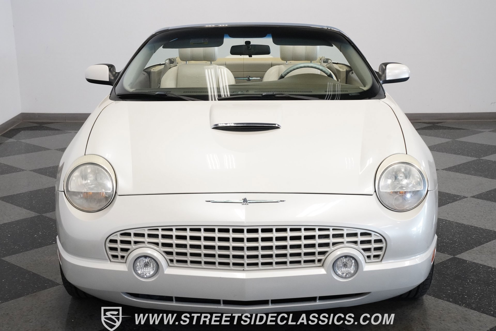 Used 2005 Ford Thunderbird 50th Anniversary image 29