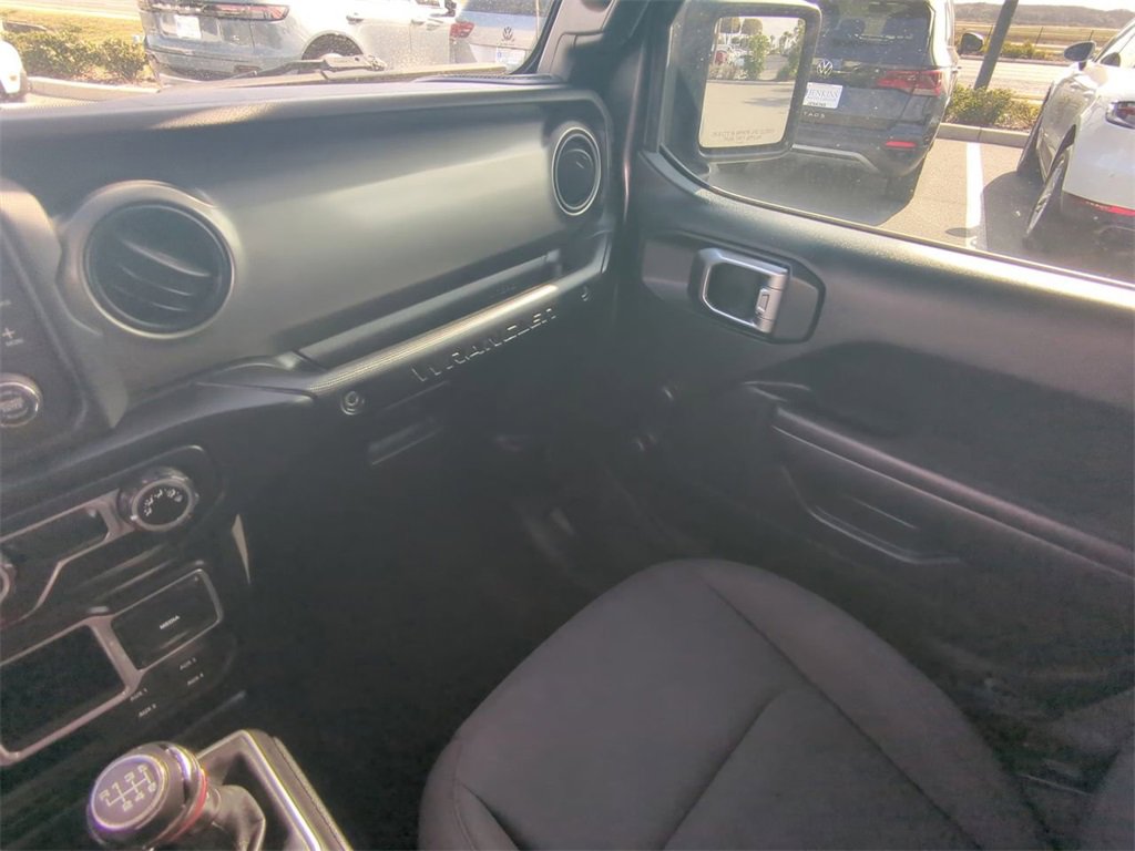 Used 2018 Jeep Wrangler Unlimited Sport image 17