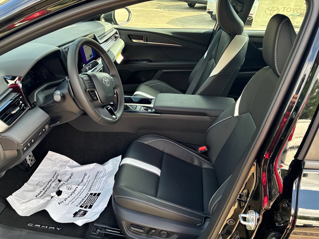 New 2026 Toyota Camry Hybrid FWD image 15