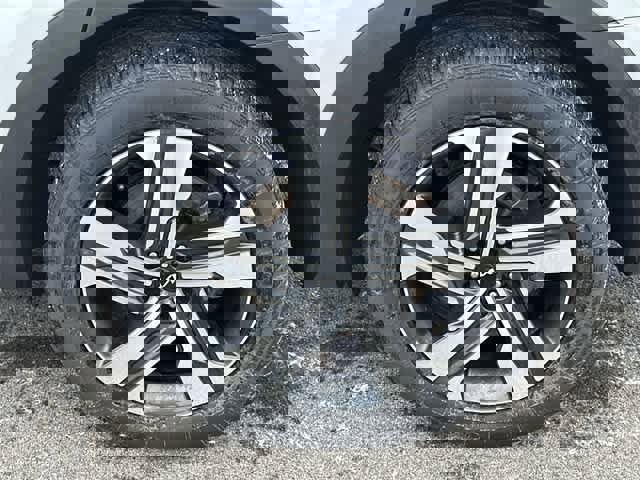 Used 2023 Kia Sorento EX image 5