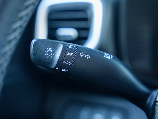 Used 2022 Hyundai Venue SEL w/ Cargo Package image 23