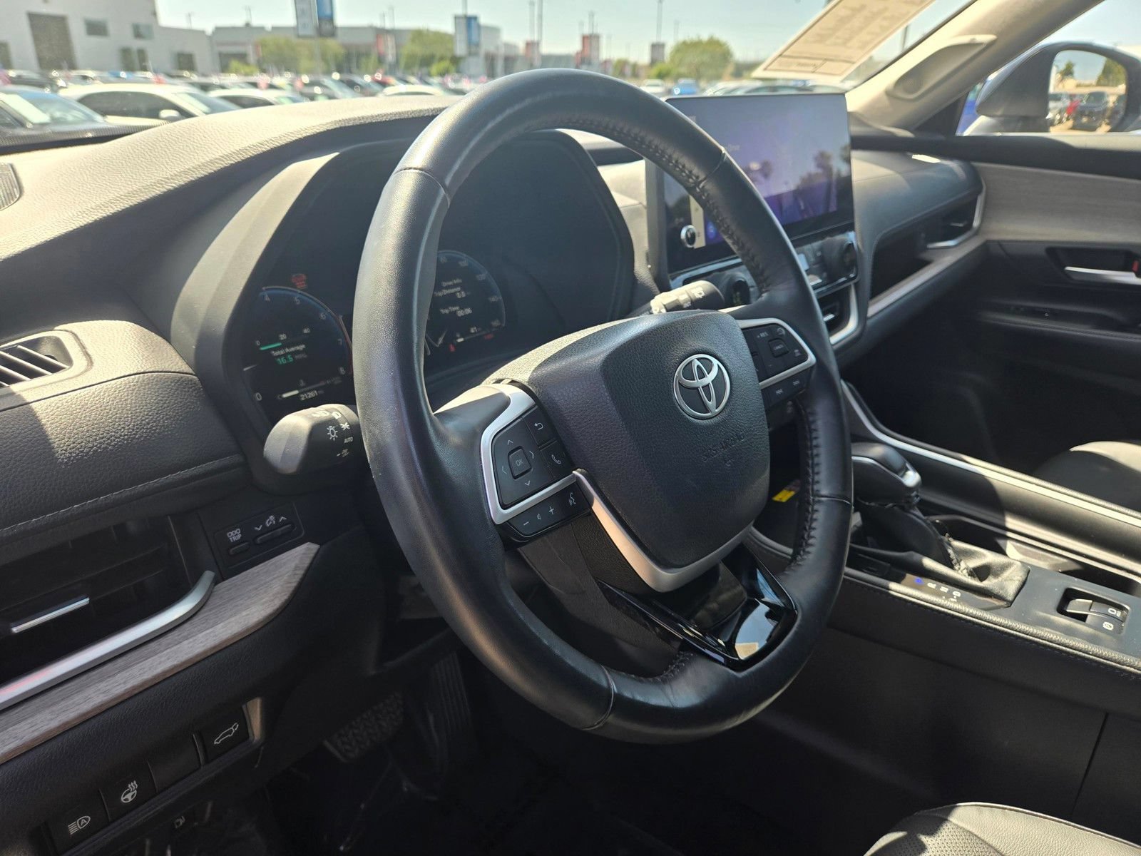 Used 2025 Toyota Grand Highlander FWD image 13