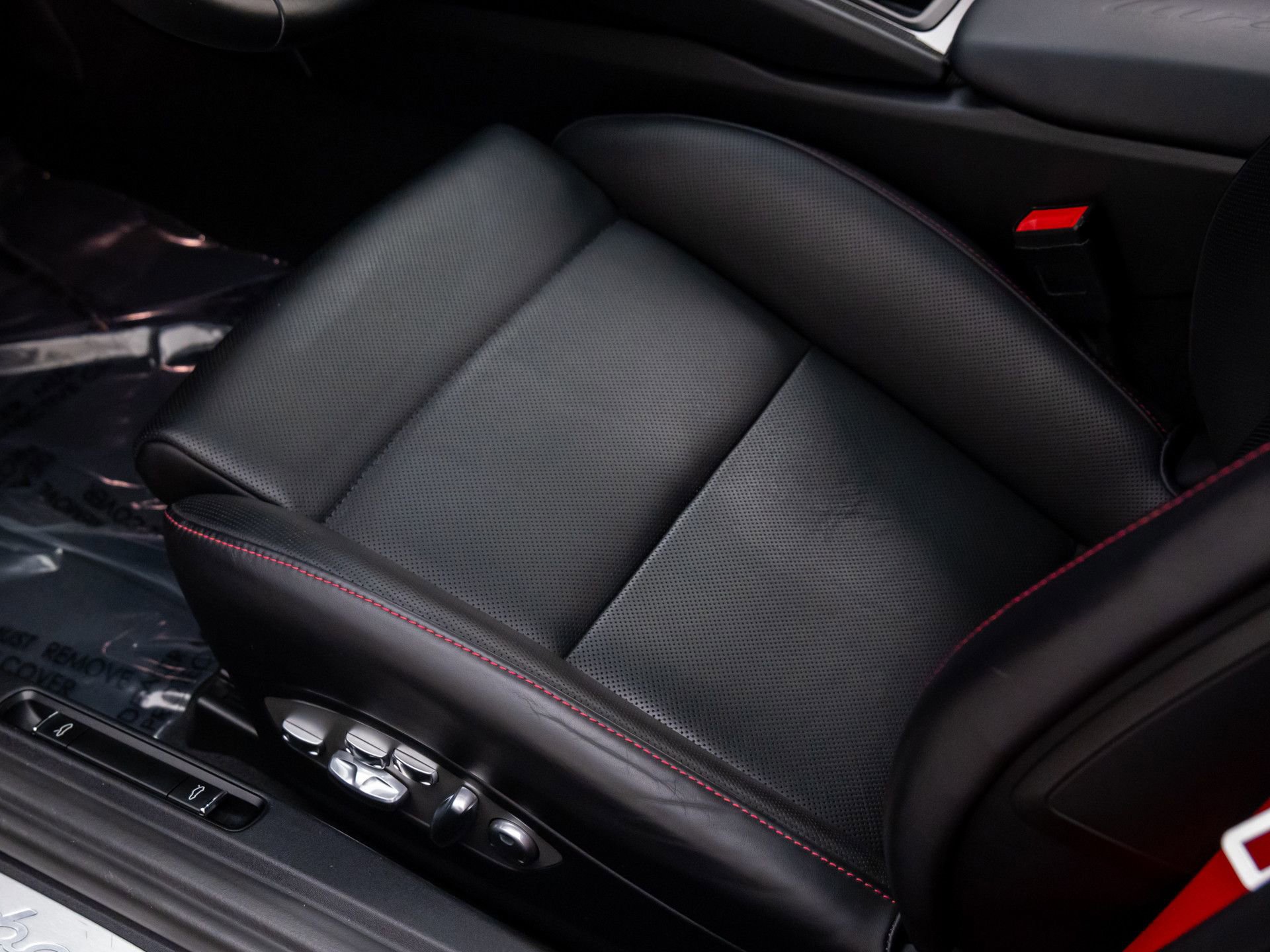 Used 2014 Porsche 911 Turbo S image 16