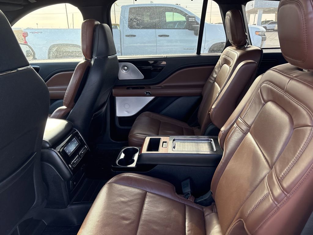 Used 2021 Lincoln Aviator Reserve w/ Equipment Group 202A image 15