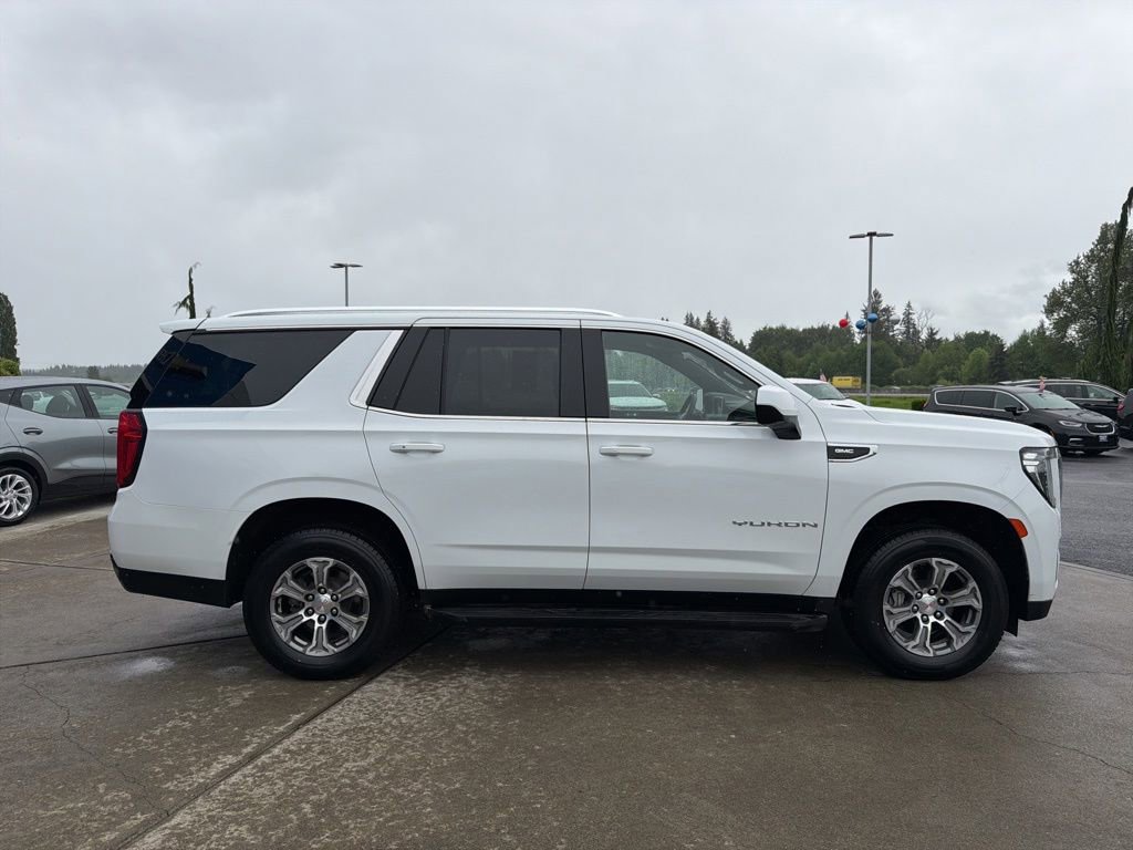Used 2024 GMC Yukon SLE AWD/4WD image 6