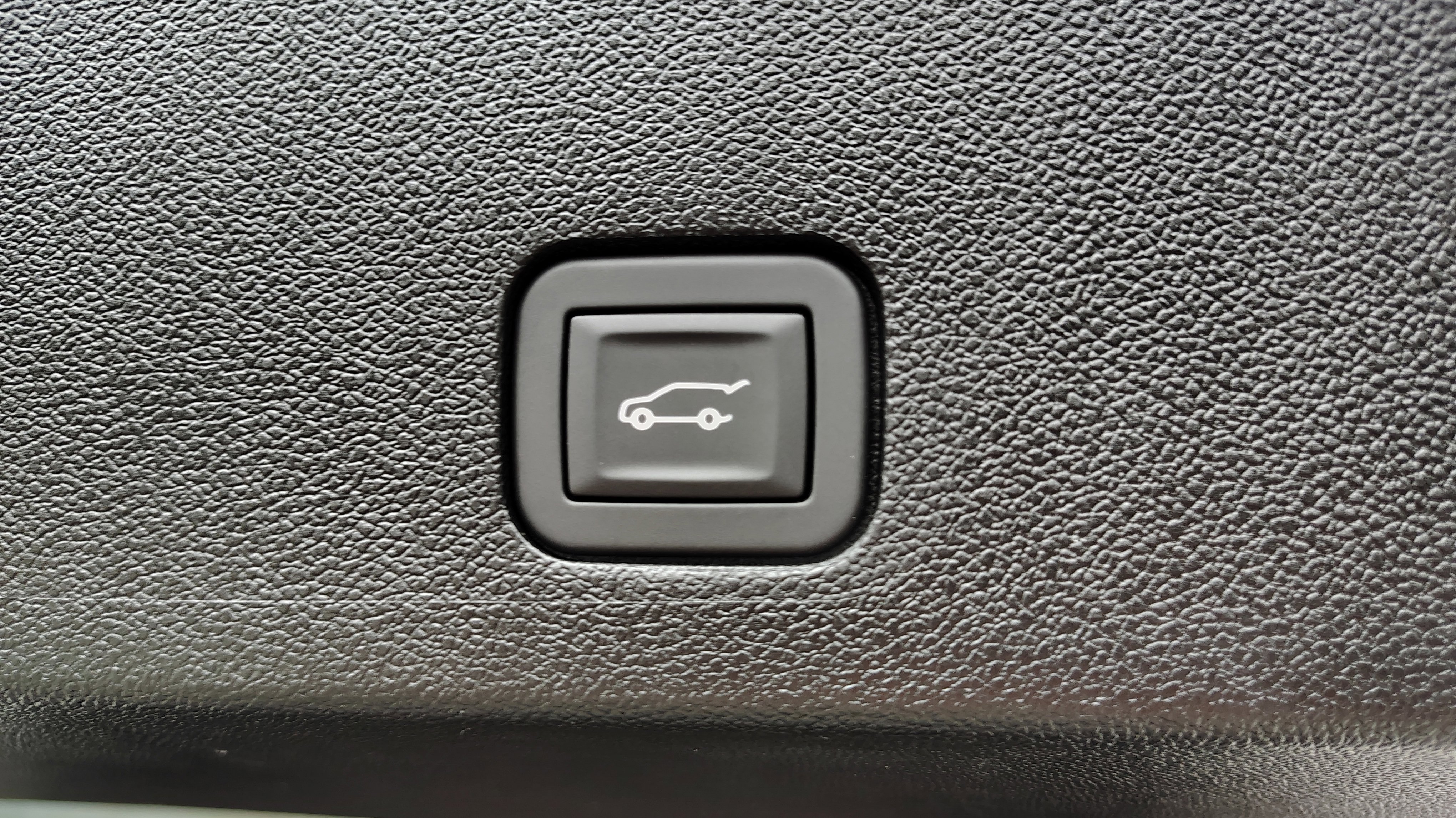 New 2025 Cadillac XT6 Luxury w/ LPO, Premium Carpet Package image 45