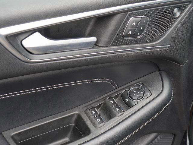 Used 2022 Ford Edge Titanium image 15