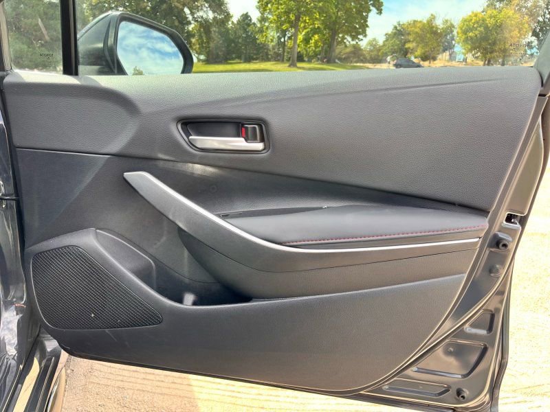 Used 2025 Toyota Corolla SE image 29