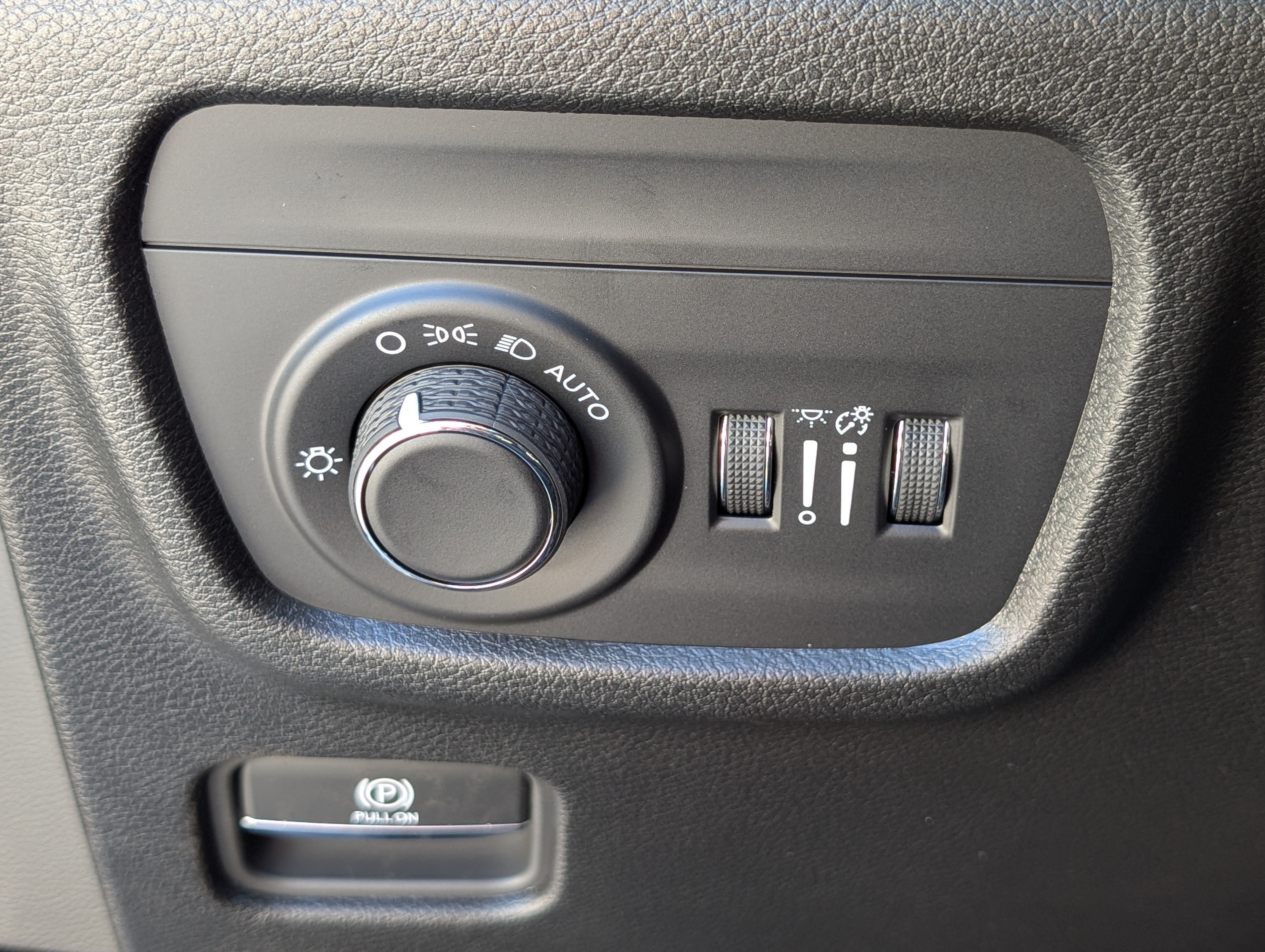 New 2025 Jeep Grand Cherokee Laredo X w/ Luxury Tech Group I AWD/4WD image 21