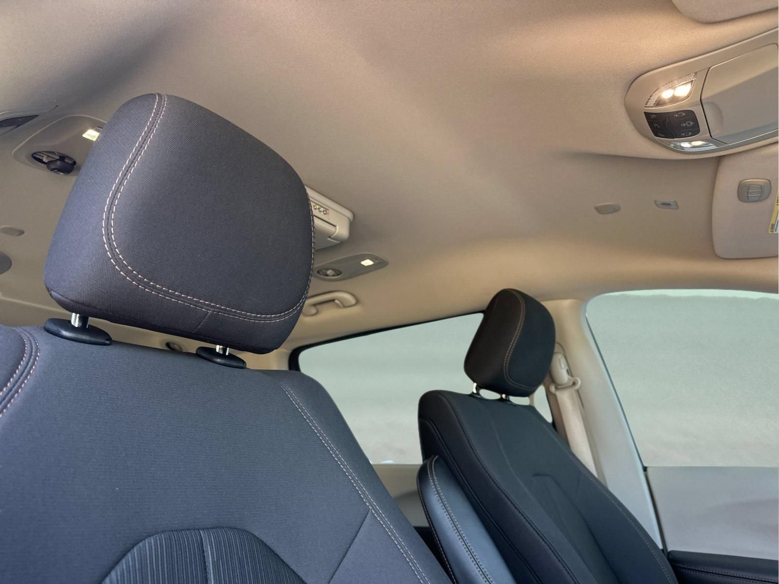 Used 2019 Chrysler Pacifica Touring Plus w/ Tire & Wheel Group FWD image 18