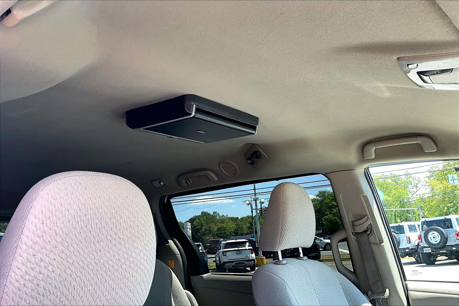 Used 2012 Toyota Sienna LE w/ Towing Pkg AWD/4WD image 22