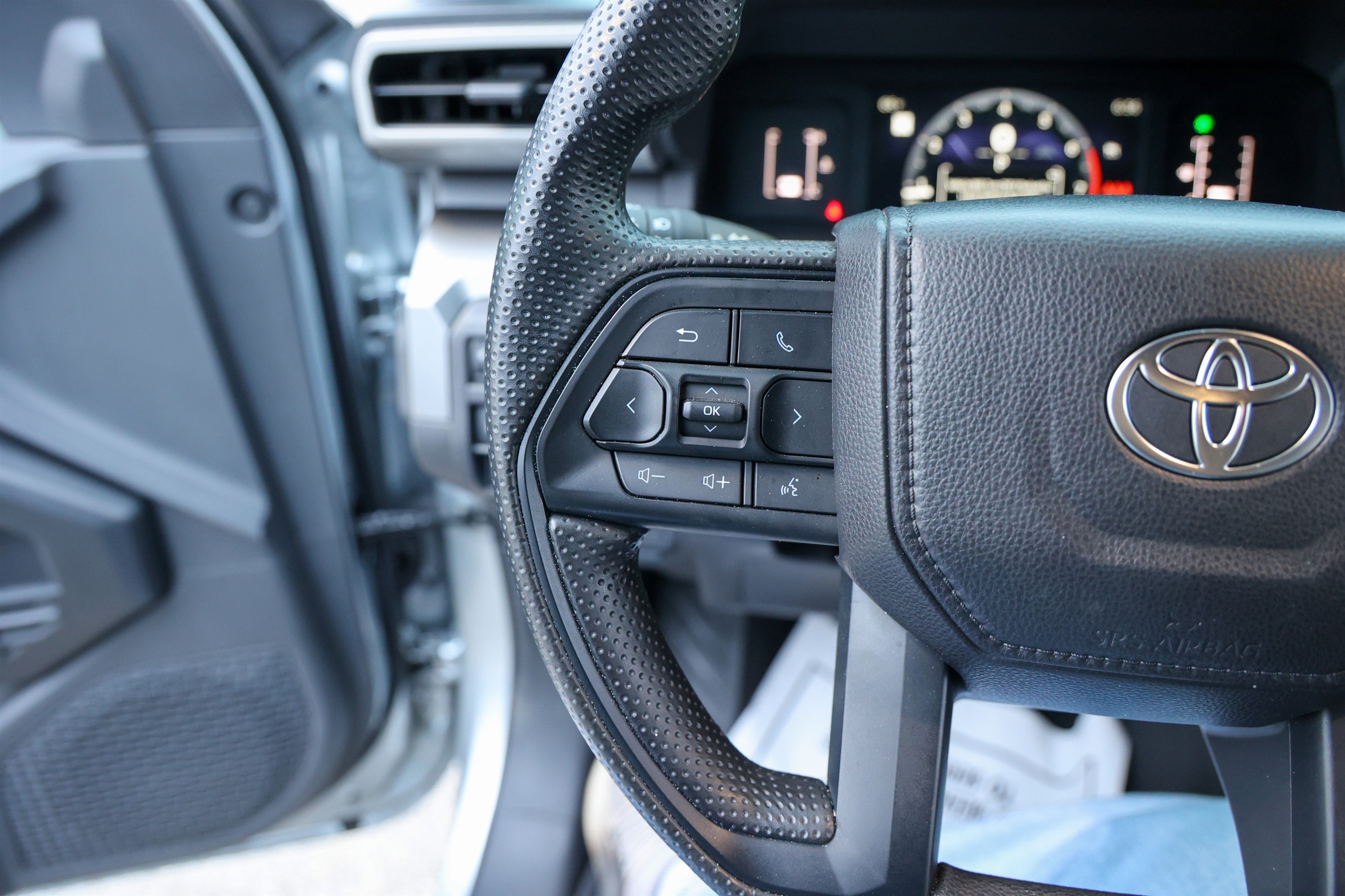 Certified 2025 Toyota Tacoma SR5 image 17