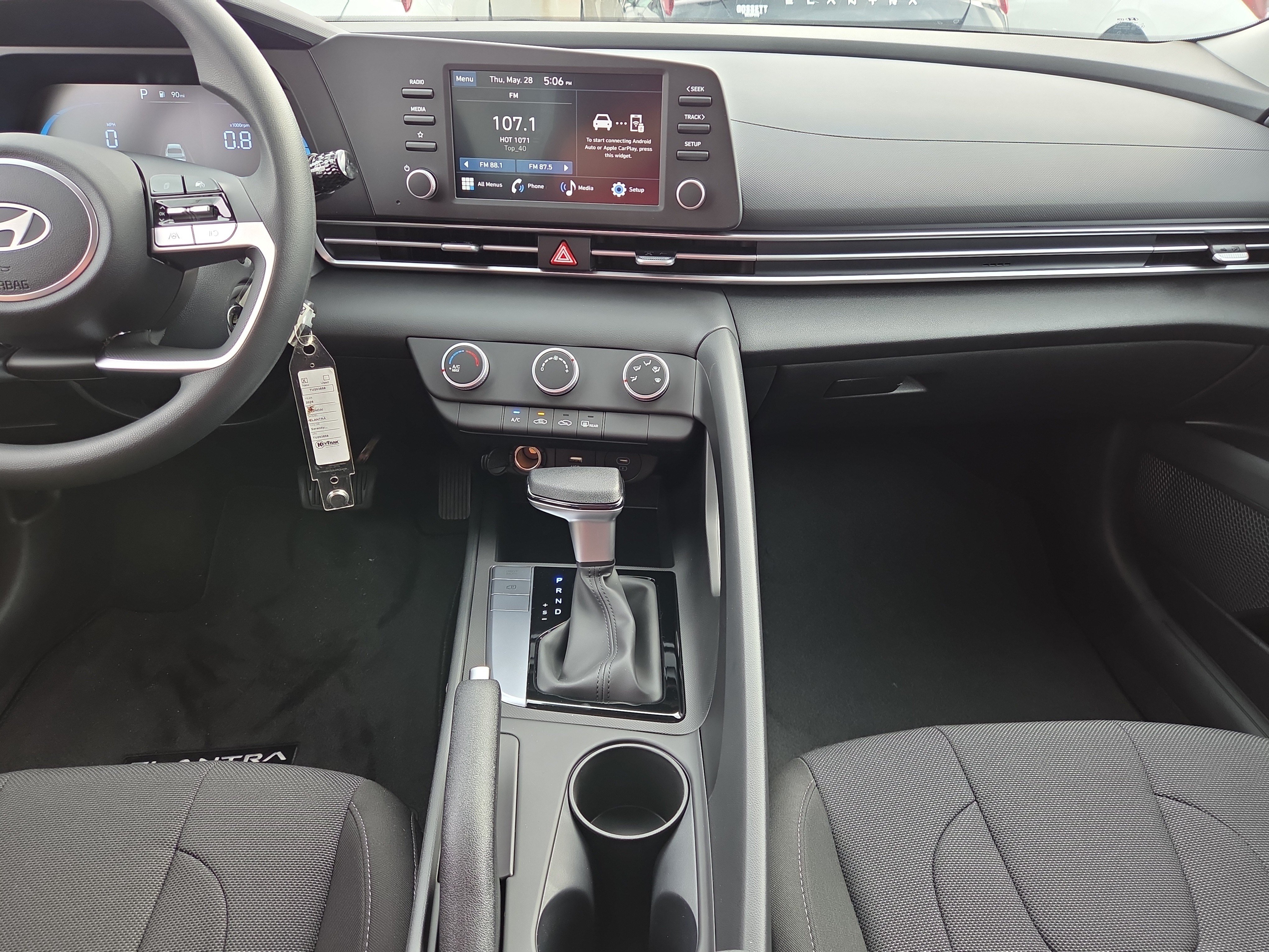 New 2026 Hyundai Elantra SE FWD image 10