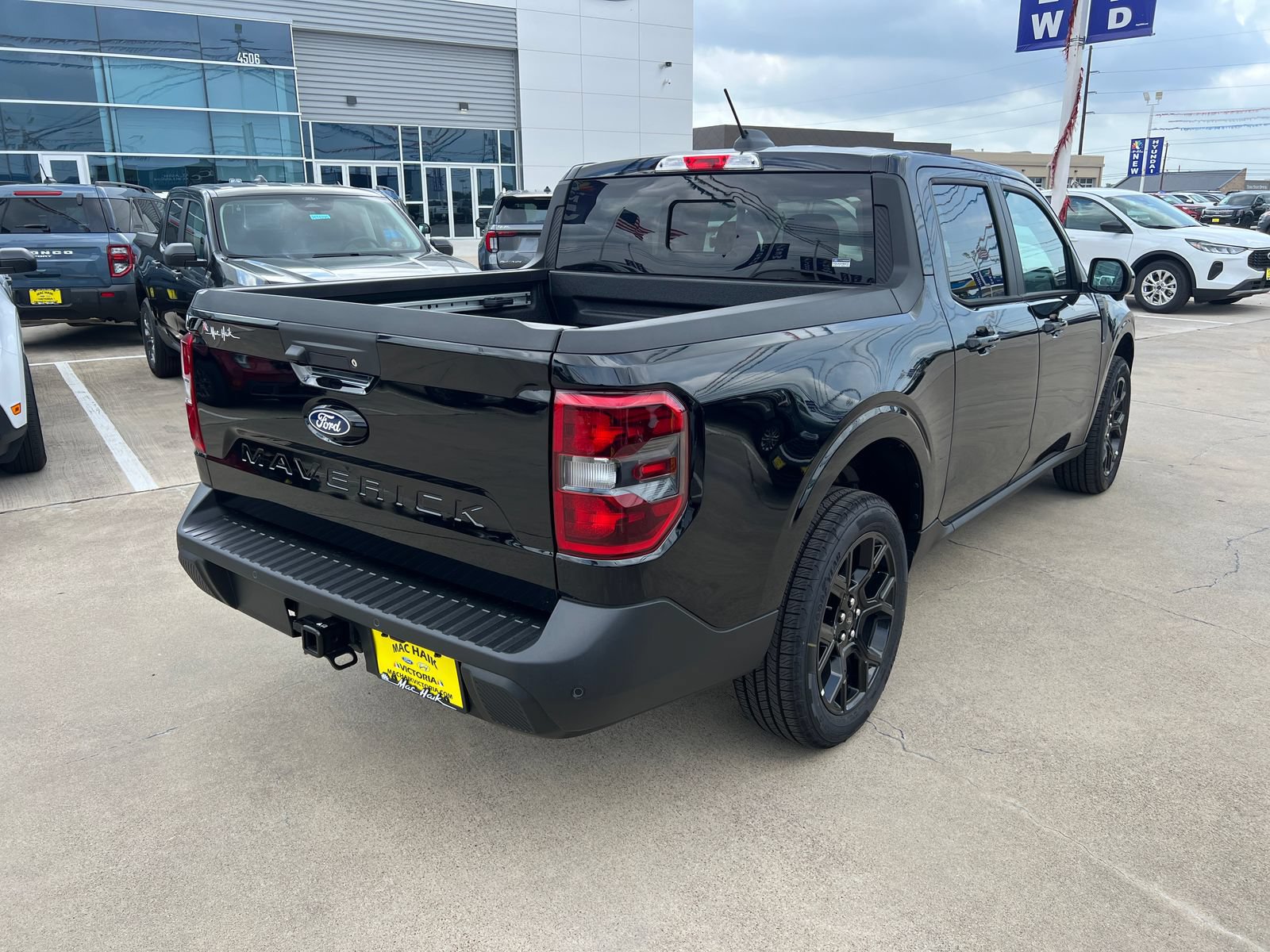New 2026 Ford Maverick Lariat w/ Black Appearance Package AWD/4WD image 3