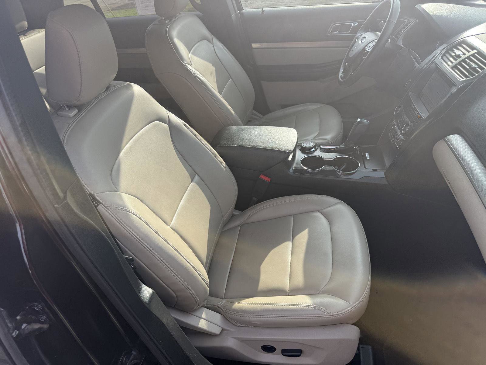 Used 2019 Ford Explorer XLT w/ Equipment Group 202A image 35