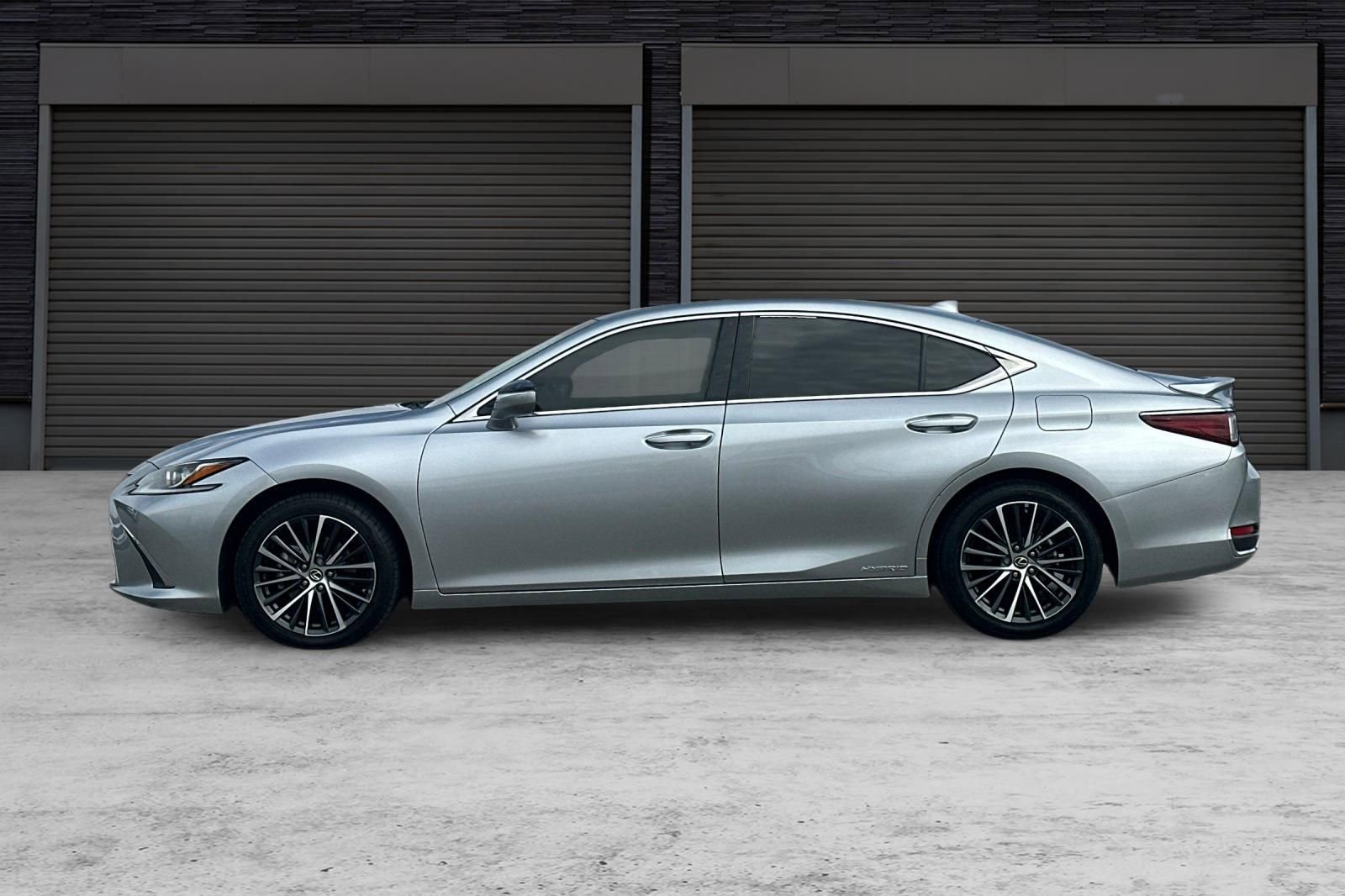 Used 2022 Lexus ES 300h w/ Premium Package FWD image 7