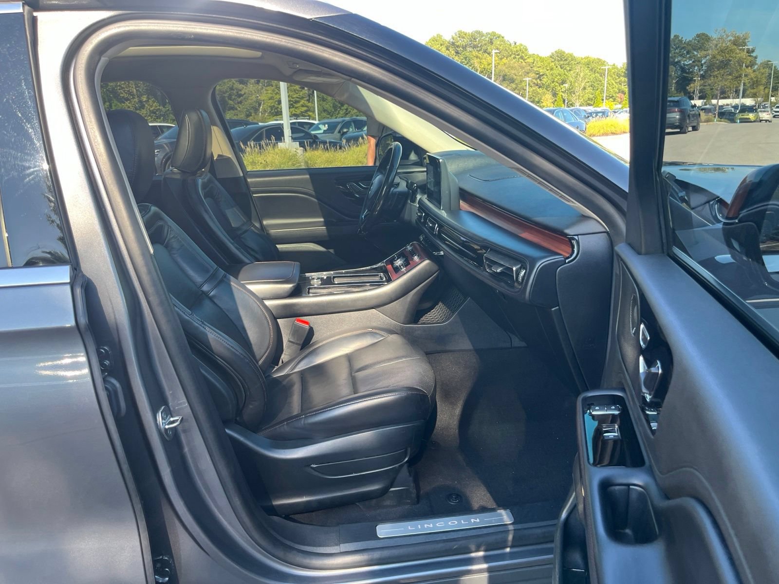 Used 2021 Lincoln Aviator Reserve RWD image 37
