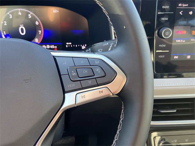 Used 2025 Volkswagen Taos SE image 18