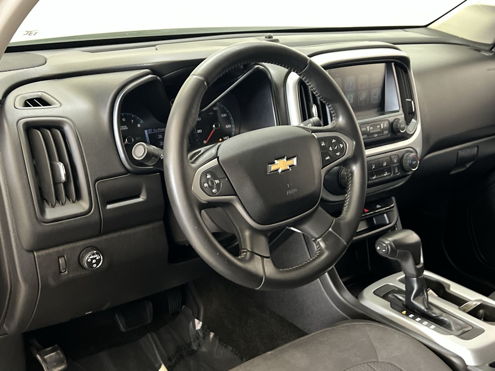 Used 2016 Chevrolet Colorado LT w/ LT Convenience Package RWD image 15