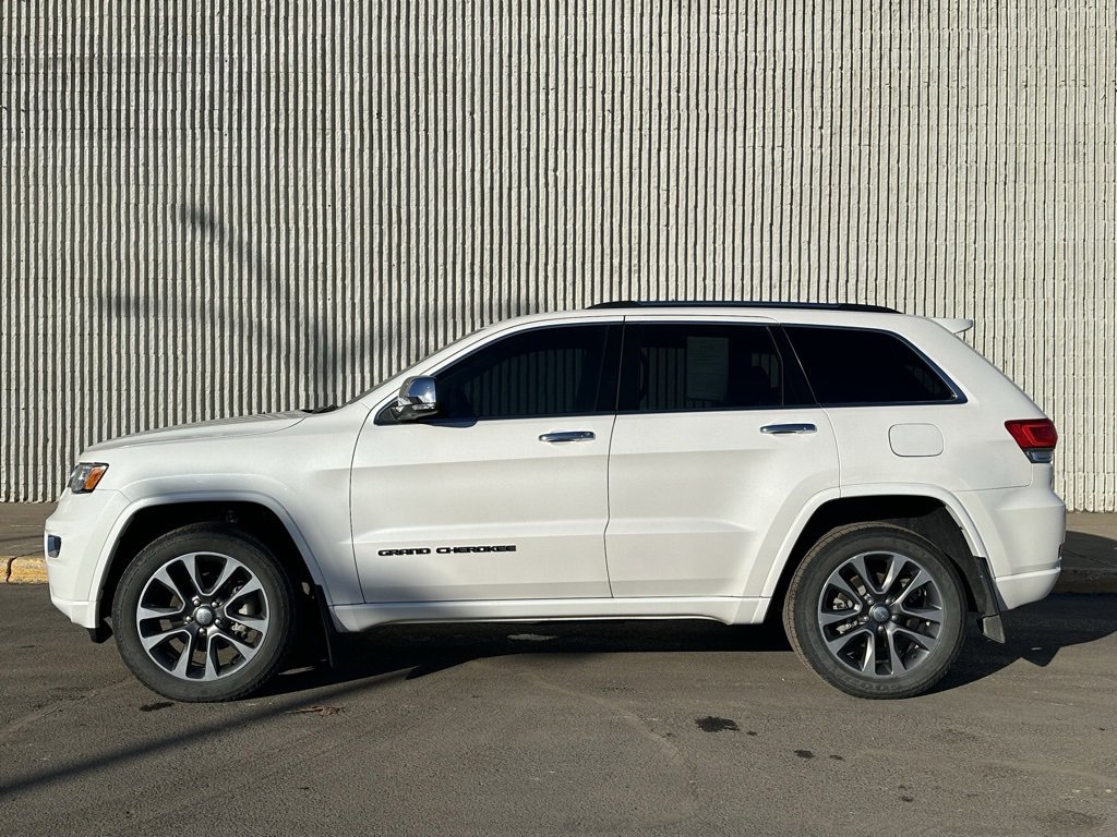 Used 2017 Jeep Grand Cherokee Overland image 2