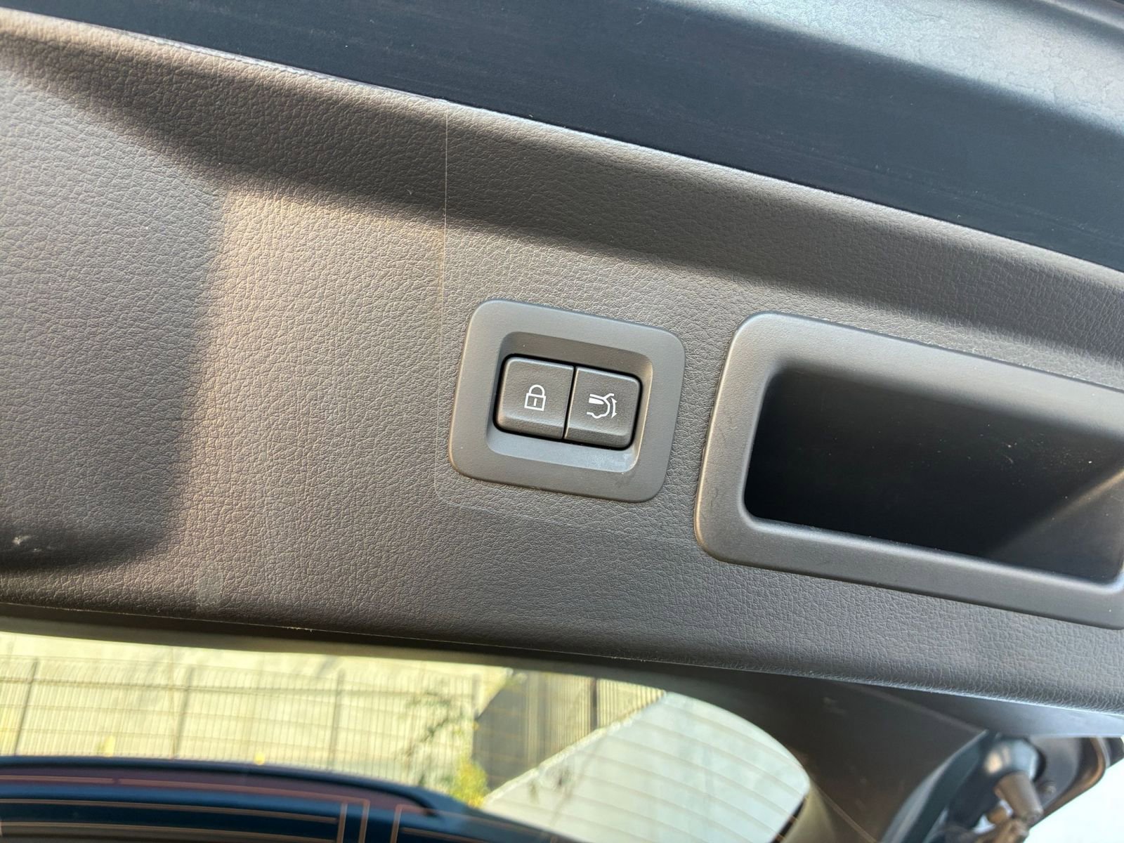 Used 2025 MAZDA CX-50 AWD 2.5 S w/ Premium Package image 23